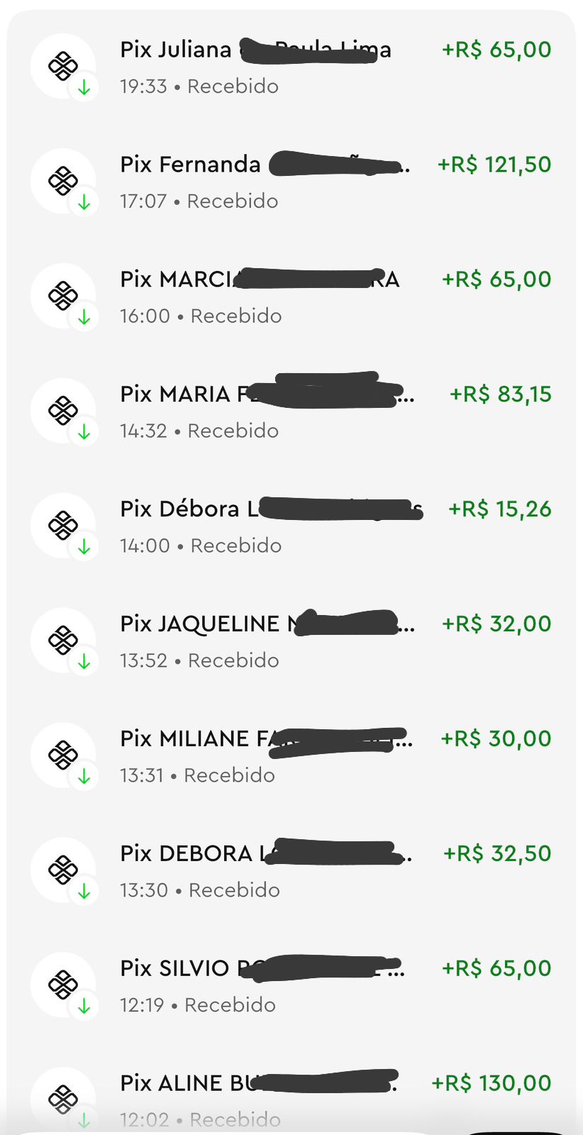 Extrato do banco mostrando 10 Pix recebidos em um único dia, valores entre R$ 15,26 e R$ 130
