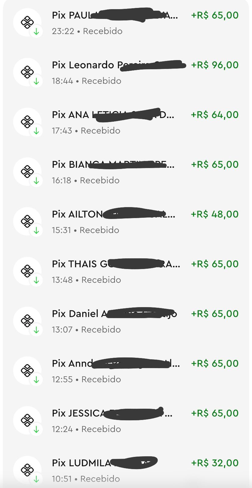 Extrato com 10 vendas diretas pelo Pix em sequência, valores entre R$ 32 e R$ 96